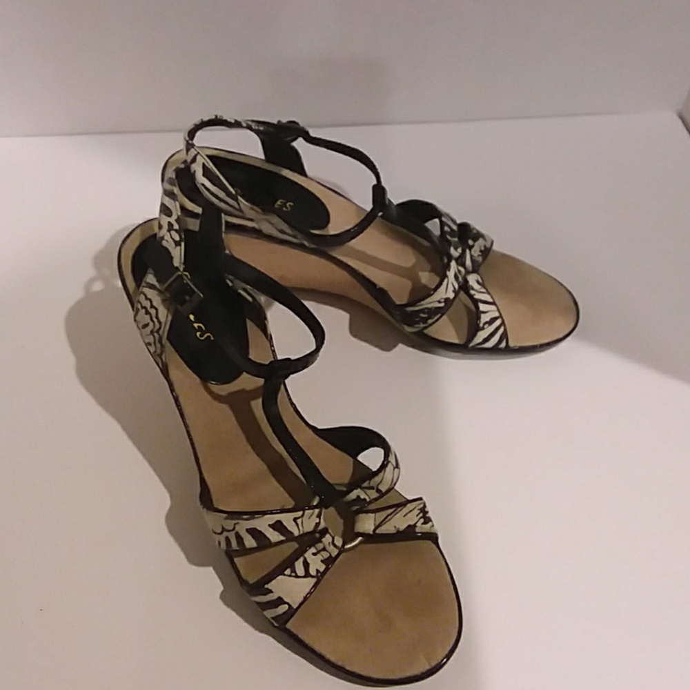 Aerosole Sandals Miss Bolli. Size 8. CT